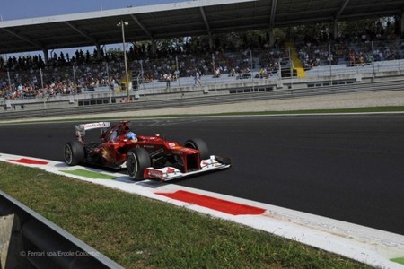Fernando Alonso con un inoportuno problema en la Q3, saldrá décimo