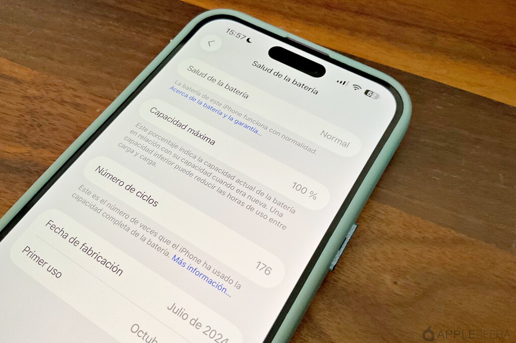 Después de ocho meses exprimiendo mi iPhone 16 Plus, su salud de batería sigue al 100%. No es magia