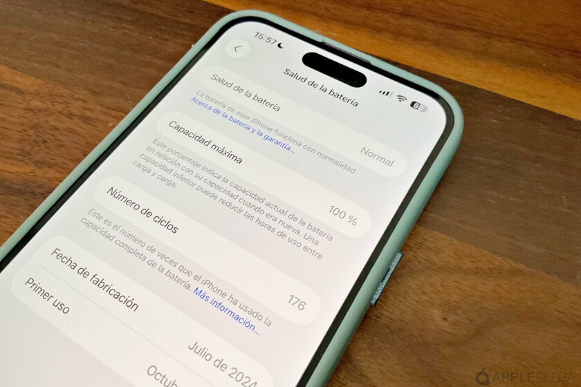 Después de ocho meses exprimiendo mi iPhone 16 Plus, su salud de batería sigue al 100%. No es magia