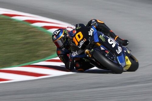 Luca Marini le gana a Sam Lowes el cuerpo a cuerpo de Moto2 y aumenta su ventaja en la general