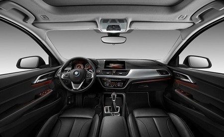 BMW Serie 1 Sedán: Primer imagen del interior del sedán más pequeño de BMW