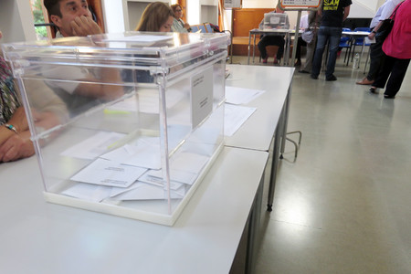 Cómo seguir en directo la última hora y los resultados del 21D por Internet