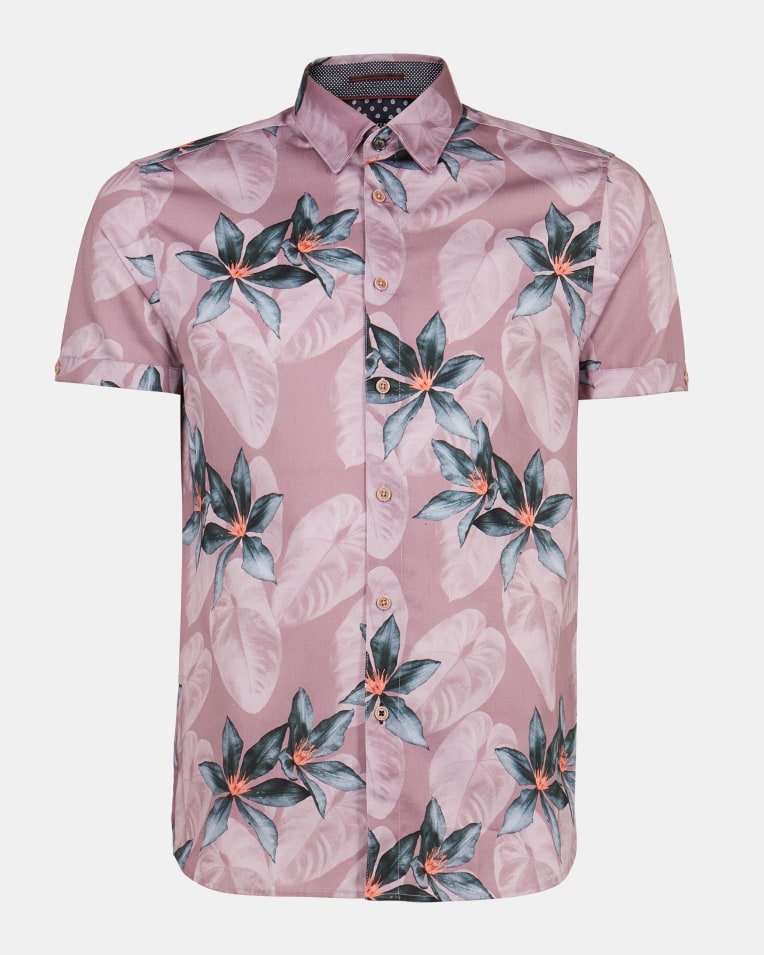 Camisa en manga corta color rosa con estampado floral