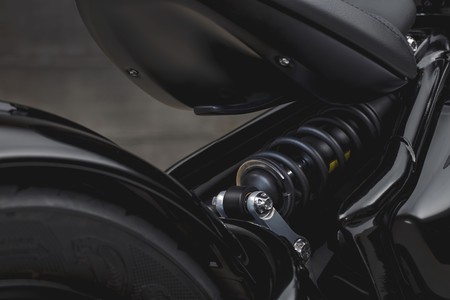 Triumph Bonneville Bobber Black 2018 016