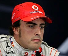 Pues al final sí sancionan a Alonso... y a McLaren