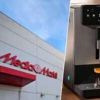 MediaMarkt liquida hoy esta cafetera con molinillo integrado para disfrutar de un café como el del bar sin salir de casa 
