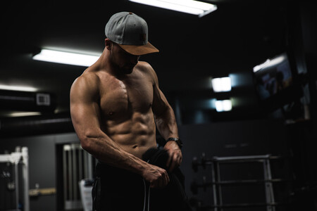 En forma en 2021: por dónde empezar en el gimnasio si quieres empezar a entrenar este año