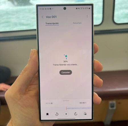 レコーダーアプリの文字起こし機能を利用したGalaxy S24 Ultra。画像提供者: Pepu Ricca
