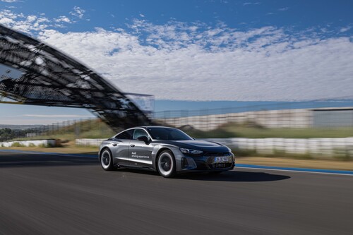 Probamos el Audi RS e-tron GT en circuito y sacamos el máximo partido en pista a este sorprendente coche eléctrico