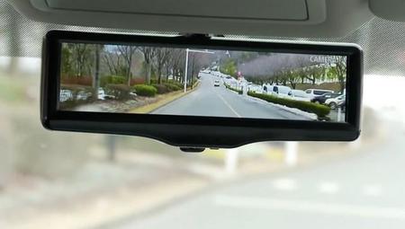 Nissan comercializará el espejo retrovisor inteligente a partir del año que viene