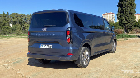 Ford Tourneo Connect14