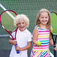 Los nueve grandes beneficios que tiene para los niños practicar deportes de raqueta