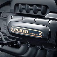 Nem Honda, nem Kawasaki: uma marca chinesa lançou a moto com motor de oito cilindros, algo que ninguém havia ousado tentar antes