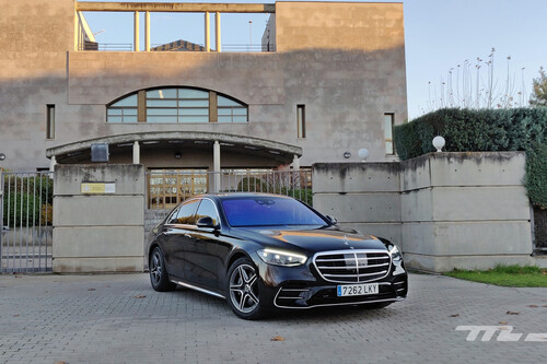 Probamos el Mercedes-Benz Clase S: una berlina de ultralujo que rebosa tecnología, con hasta realidad aumentada en el parabrisas