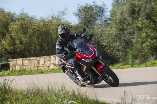 54 caballos de ultra-polivalencia sin embrague, así se mueve la Honda X-ADV