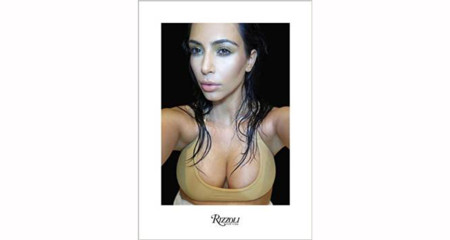 Kim Kardashian publica su fotolibro de selfies