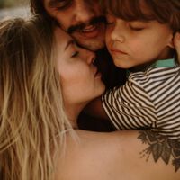 No eduques a tus hijos solo para ser felices, tienen que aprender todas las emociones