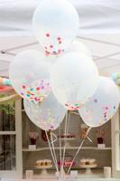 Una buena idea: globos rellenos de confeti para fiestas infantiles 
