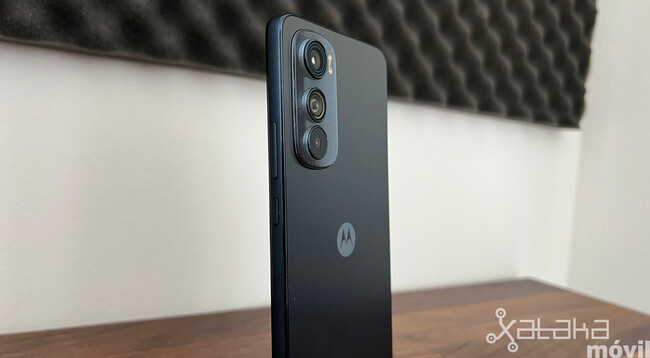 Apertura Moto Edge 30