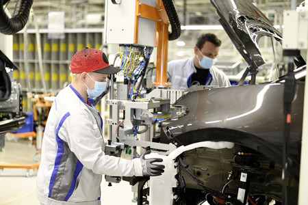 Volkswagen reanuda actividad en sus plantas en Europa