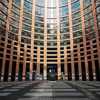 Europa tiende la mano a EEUU, pero advierte que responderá con aranceles si Trump los aprueba