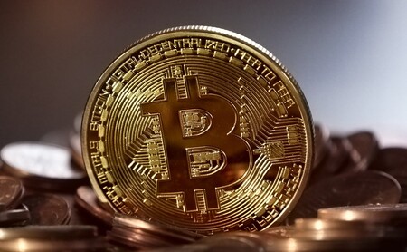 Bitcoin marca un máximo histórico en capitalización rompiendo el récord de 2017 pese a que su popularidad ya no es la que era