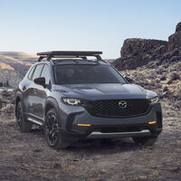 El Mazda CX-50 es un SUV inédito en la marca, con talla de CX-5 y espíritu aventurero