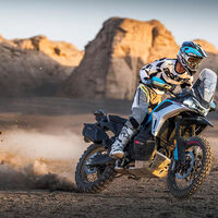 Esta nueva trail china de 1.000 cc y 100 CV quiere romper el mercado usando el nuevo motor de KTM... antes que KTM 