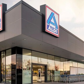 El sábado 8 de agosto llegan a Aldi las zapatillas tipo Skechers para uso diario por menos de 12 euros
