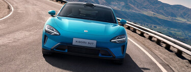 El primer coche de Xiaomi ya está descatalogado tras solo dos años, pero tendrá una década más de partes y es lo más vendido en China