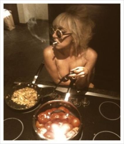 Lady Gaga, una cocinera de lo más pulcra