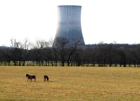 Puedes visitar una torre de enfriamiento nuclear abandonada y sentirte como en una película distópica