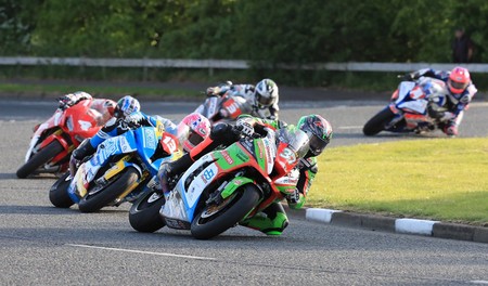Davey Todd, Glenn Irwin, Jeremy McWilliams y James Hillier triunfan en el sábado de la North West 200
