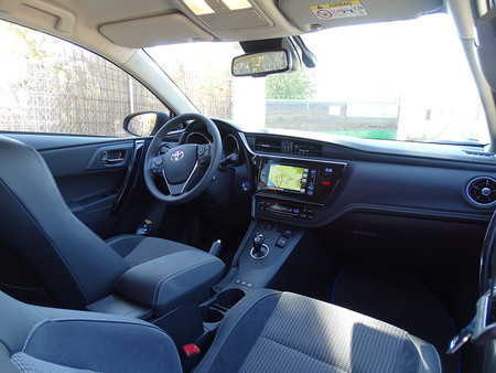 Prueba Toyota Auris Hybrid 2016 Interiores