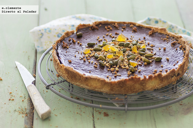 Tarta de chocolate con frutos secos sin azúcar añadido: receta para una merienda golosa pero nutritiva