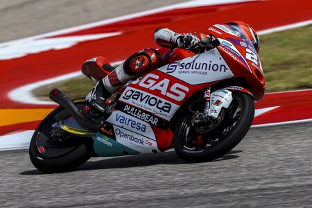 Locura y miedo en Austin: Izan Guevara se estrena en Moto3 y Pedro Acosta salva la vida tras una cafrada de Deniz Öncü