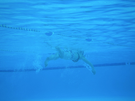 Trucos para no estancarse en la piscina