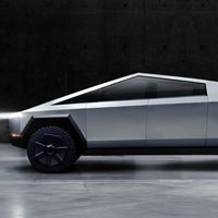 Elon Musk cambia de idea sobre la Tesla Cybertruck: no reducirá su tamaño, y ya piensa en lanzar otra pick-up más pequeña