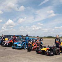 ¡De locos! Dani Pedrosa enfrenta la KTM de MotoGP contra un F1, un WRC y una Ford Transit de 2.000 CV