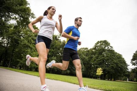 Correr, aunque sea sólo 5 minutos diarios, reduce el riesgo cardiovascular