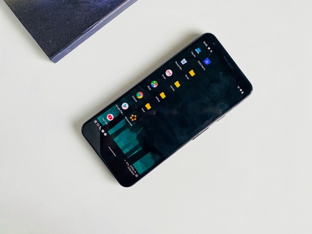 FeelUI Launcher, una aplicación para darle a tu móvil una interfaz similar a la de un PC con Windows 10
