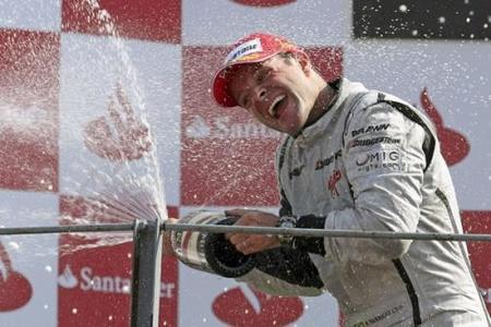 Rubens Barrichello no tiene garantizado su asiento para 2010