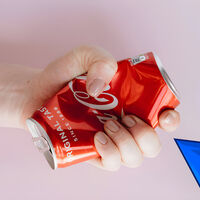 Si hay latas de aluminio en tu casa no las tires, tienes un tesoro: seis formas de aprovecharlas 