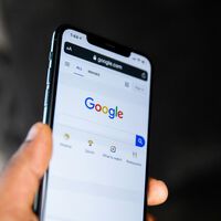 O acordo mais lucrativo da Apple ficou ainda melhor: o Google vai pagar, mas não pode impedir a Microsoft de fazer o mesmo 