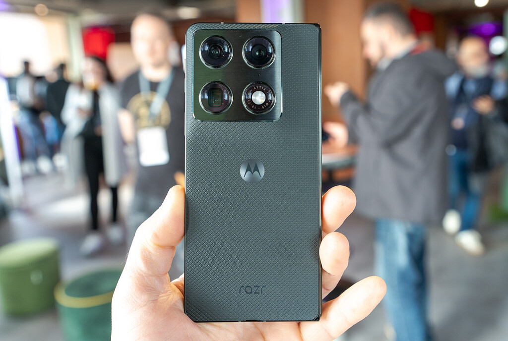 Apostar por un plegable ya no exige sacrificios: el Motorola Razr Fold demuestra que se puede tener todo en un móvil muy fino