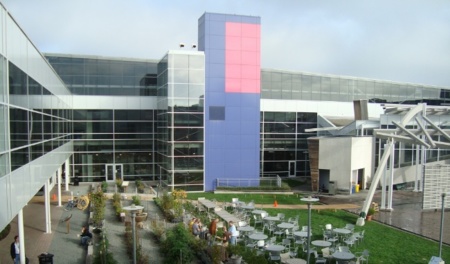 Google ficha a un directivo de Apple para un proyecto "ultrasecreto"