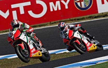 Biaggi y Camier en Phillip Island 2010