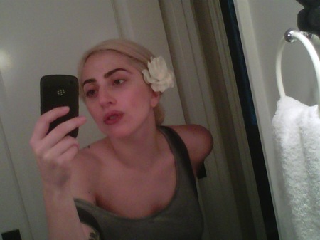 Lady Gaga sin maquillaje: pues de "little monster" no tiene nada