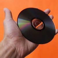 O CD parecia ter sido completamente dominado pelo streaming, mas o as vendas contam outra história 