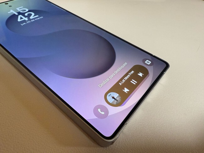 Galaxy S25 Now Bar